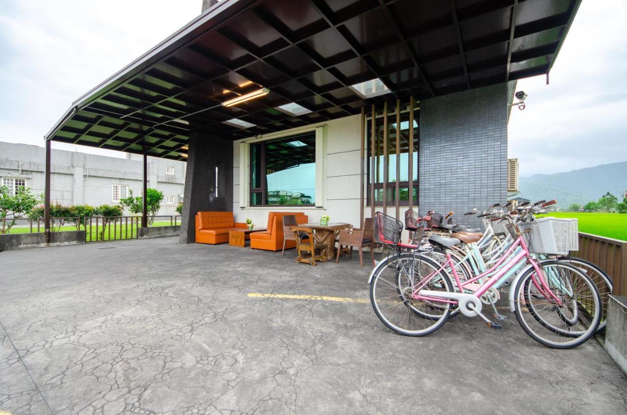 宜人生活溜滑梯親子民宿 Easylife B&B 冬山郷 エクステリア 写真