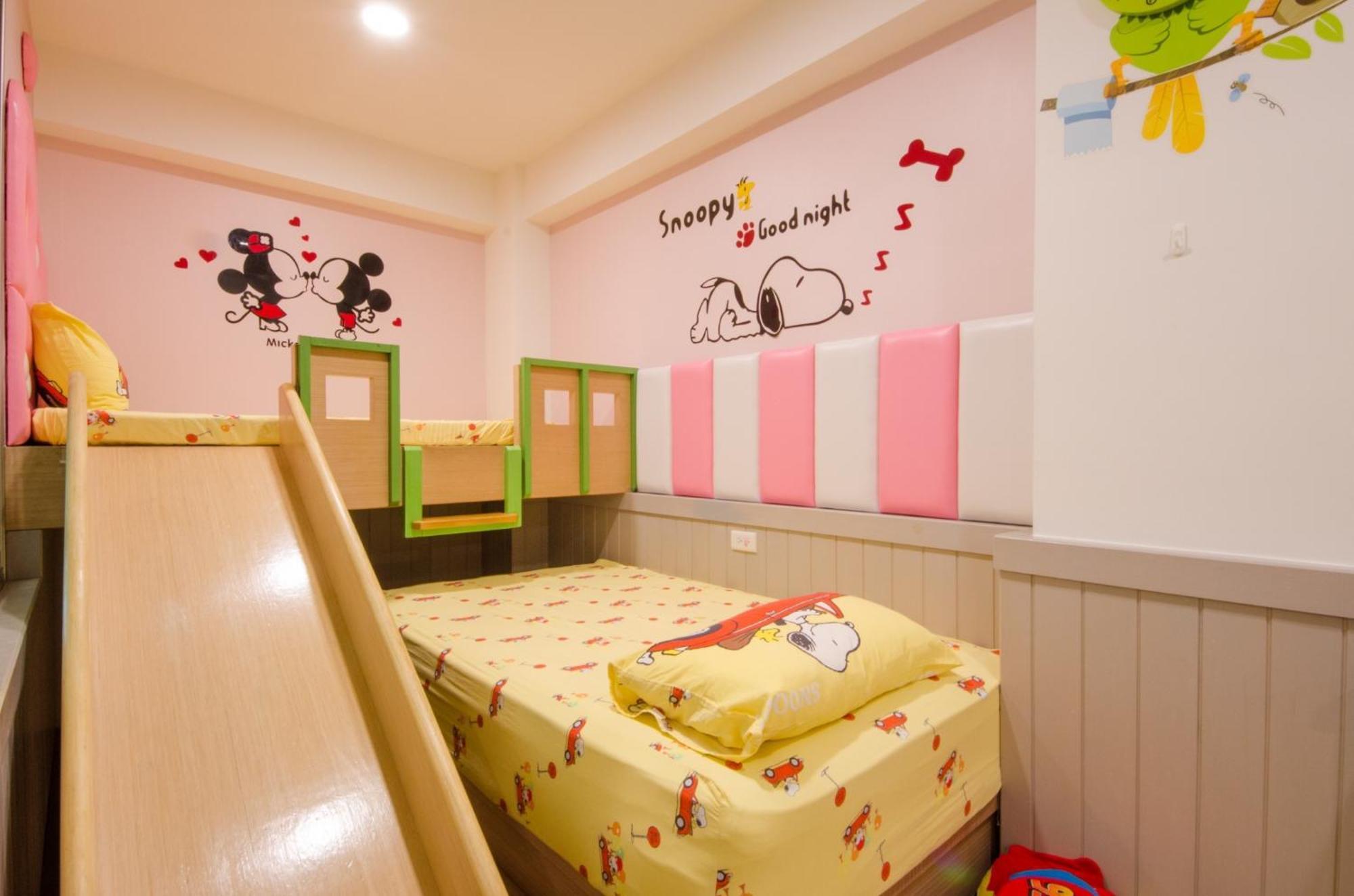 宜人生活溜滑梯親子民宿 Easylife B&B 冬山郷 エクステリア 写真